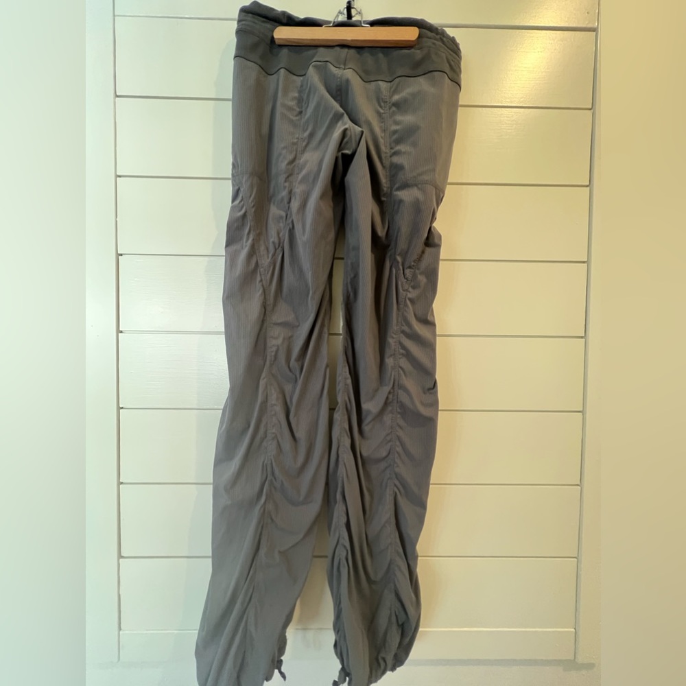 Lululemon Grey Long Pants, Size 8 - Picture 2 of 4